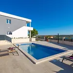 Sole Villa *