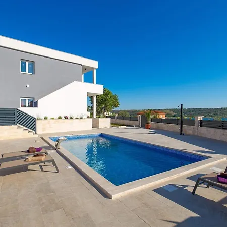 Sole Villa *